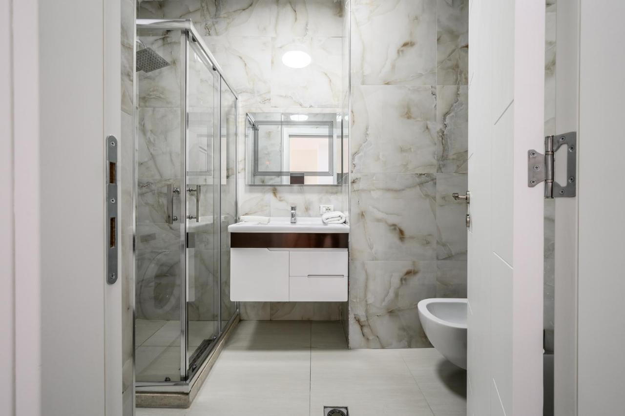 Miku Apartment-Modernly Designed Downtown Tirana Kültér fotó